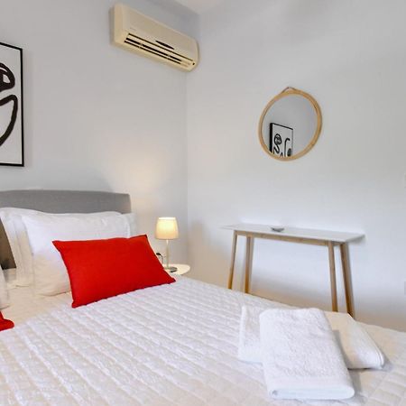 Amazing 2 Bedroom Apartment Overlooking The Marina Of Vourkari ภายนอก รูปภาพ