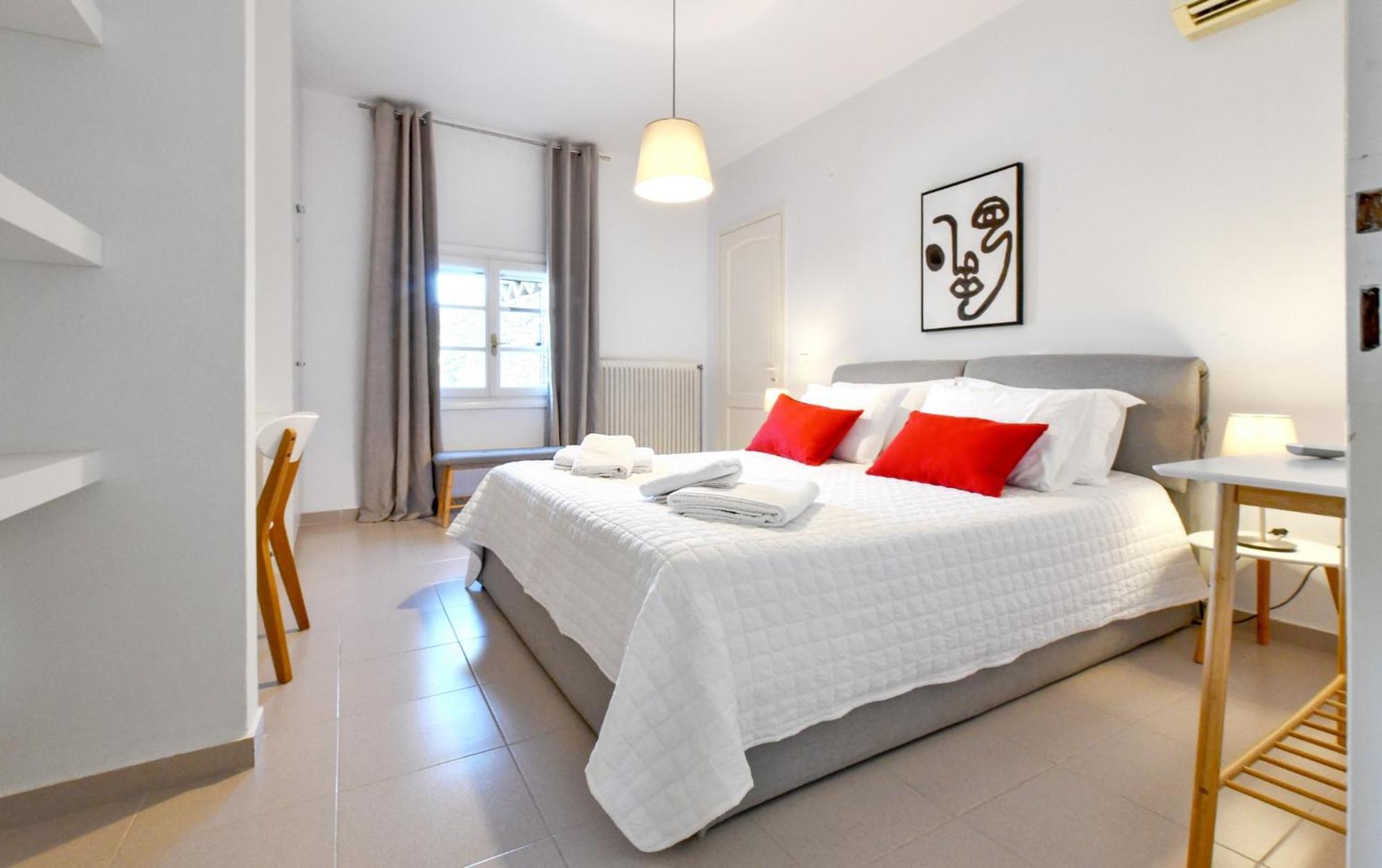 Amazing 2 Bedroom Apartment Overlooking The Marina Of Vourkari ภายนอก รูปภาพ