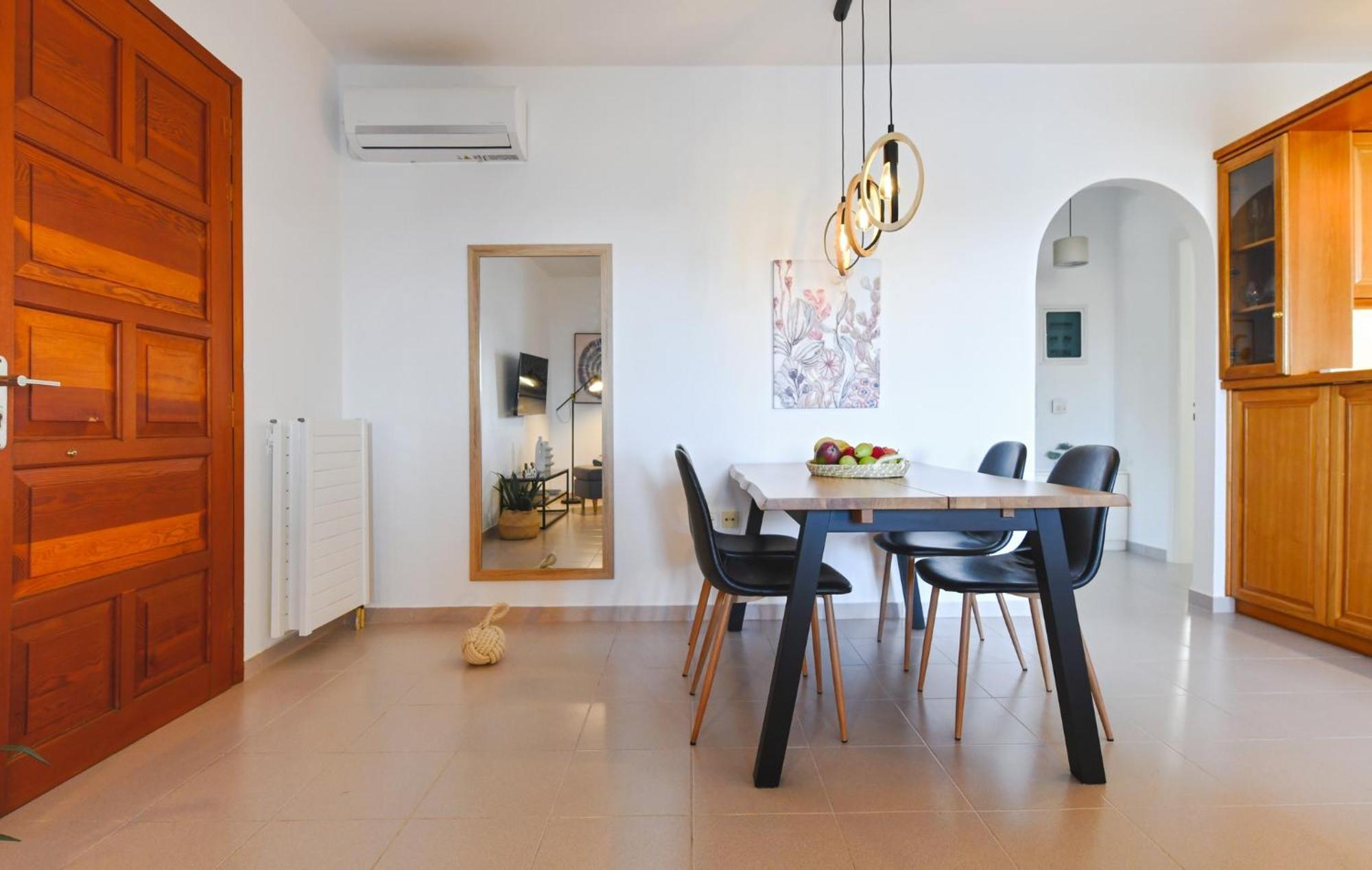 Amazing 2 Bedroom Apartment Overlooking The Marina Of Vourkari ภายนอก รูปภาพ